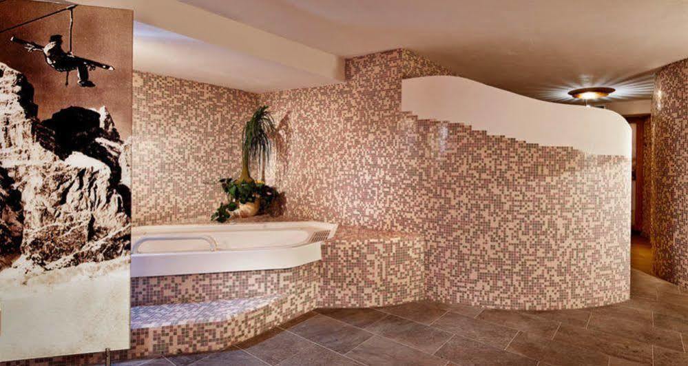 Naturhotel Die Waldruhe Hotel Chienes